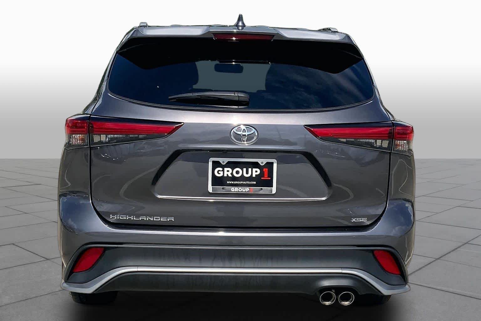 Used 2021 Magnetic Gray Metallic Toyota XSE image 5