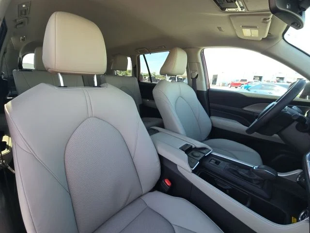 Used 2025 Red Toyota XLE image 22