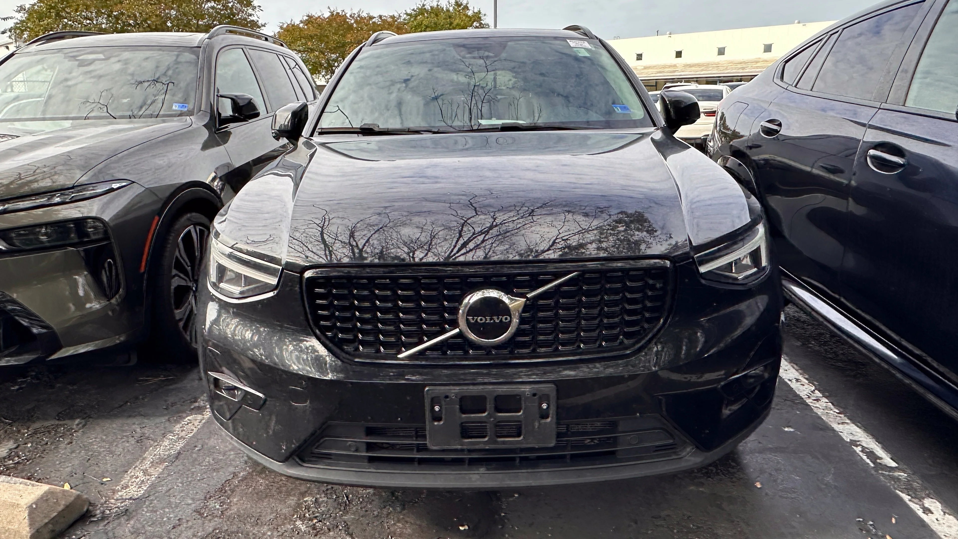 Used 2023 Onyx Black Metallic Volvo B4 Plus Dark Theme image 5