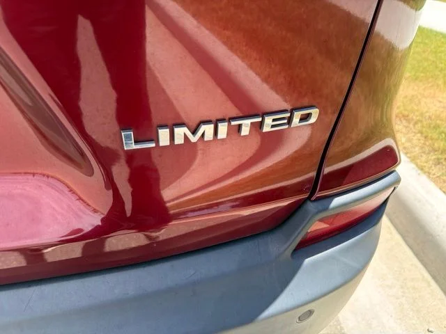 Used 2019 Red Jeep Limited image 6