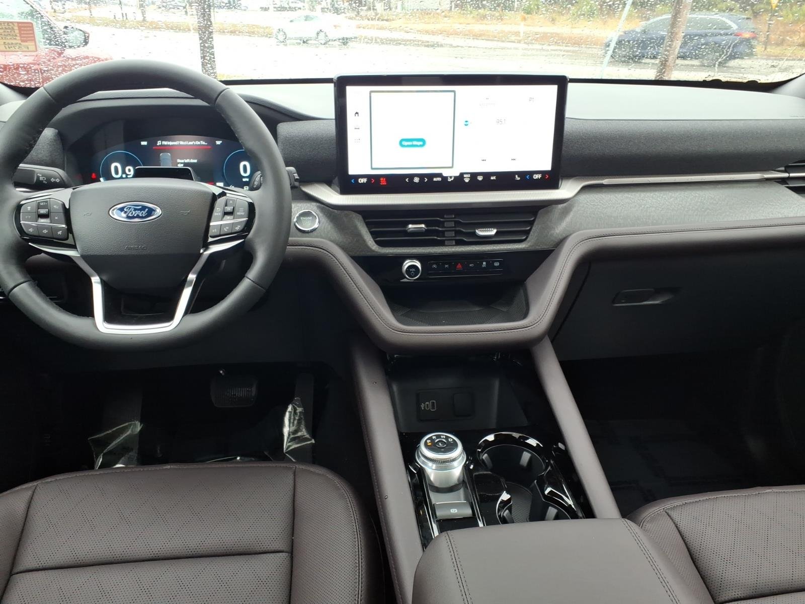 New 2026 Star White Metallic Tri-Coat Ford Platinum™ image 13