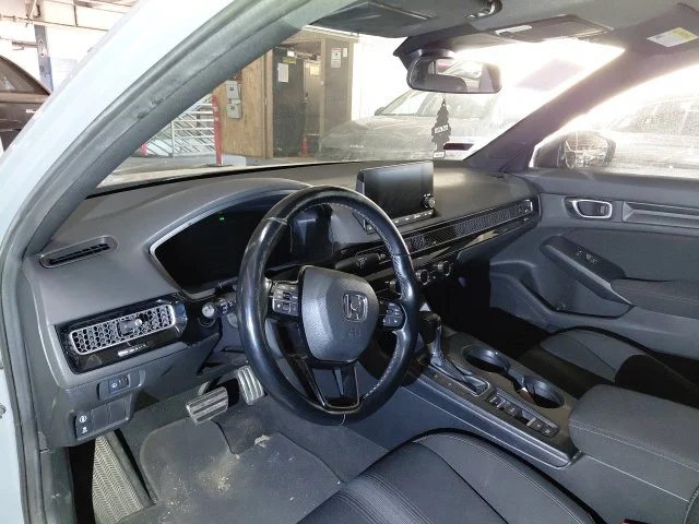 Used 2024  Honda Sport image 6