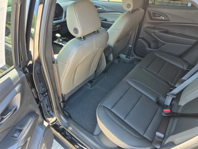 New 2026 Mosaic Black Metallic Chevrolet ACTIV image 5