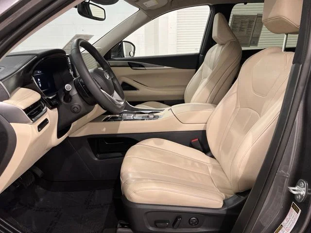 Used 2022 Gray INFINITI LUXE image 8