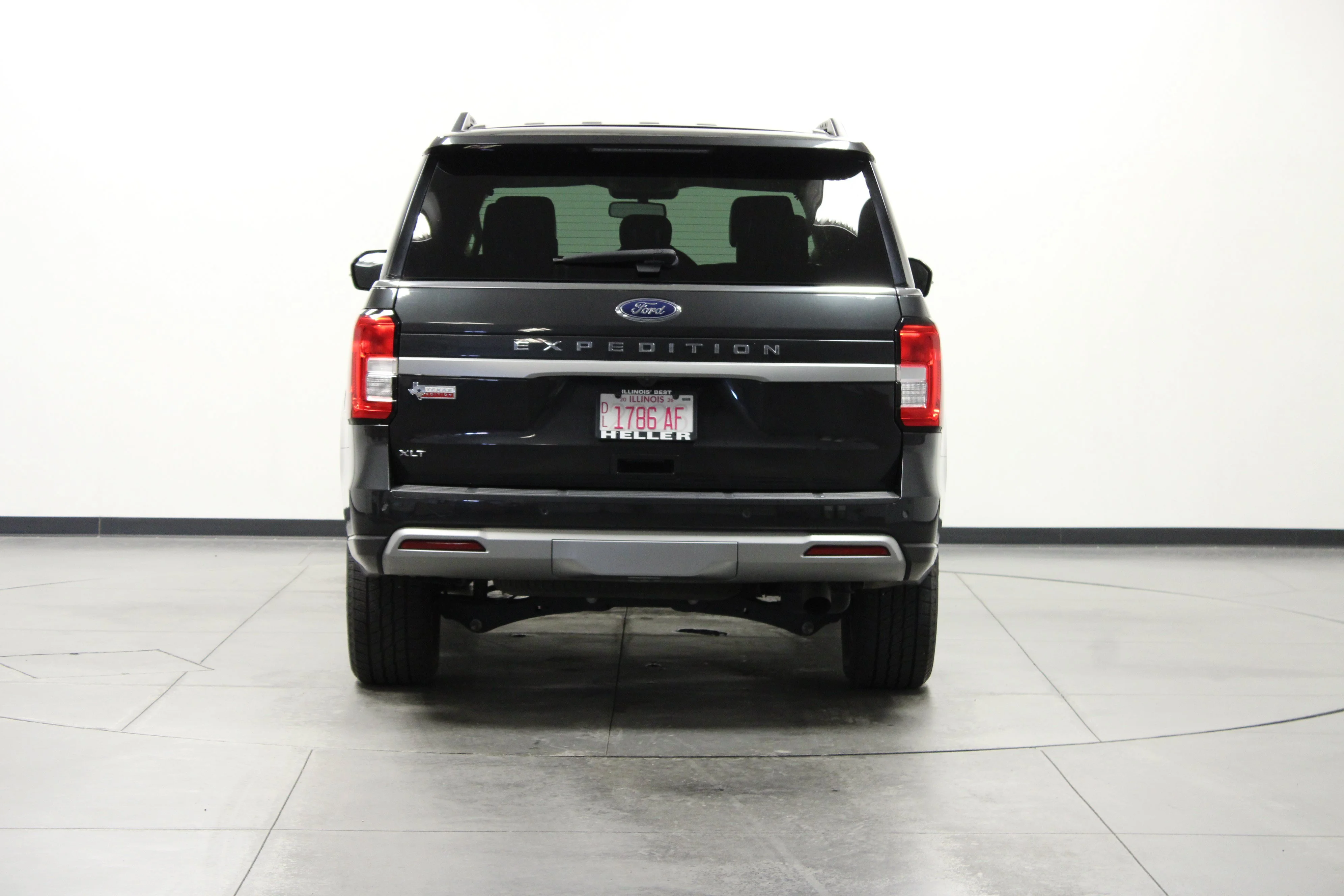 Used 2024 Gray Metallic Ford XLT image 5