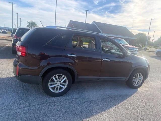 Used 2014 Red Kia LX image 10