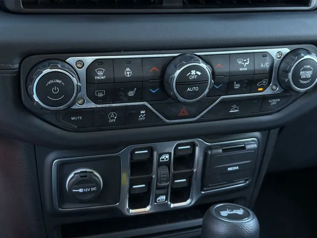 Used 2025 Red Jeep Sahara image 25