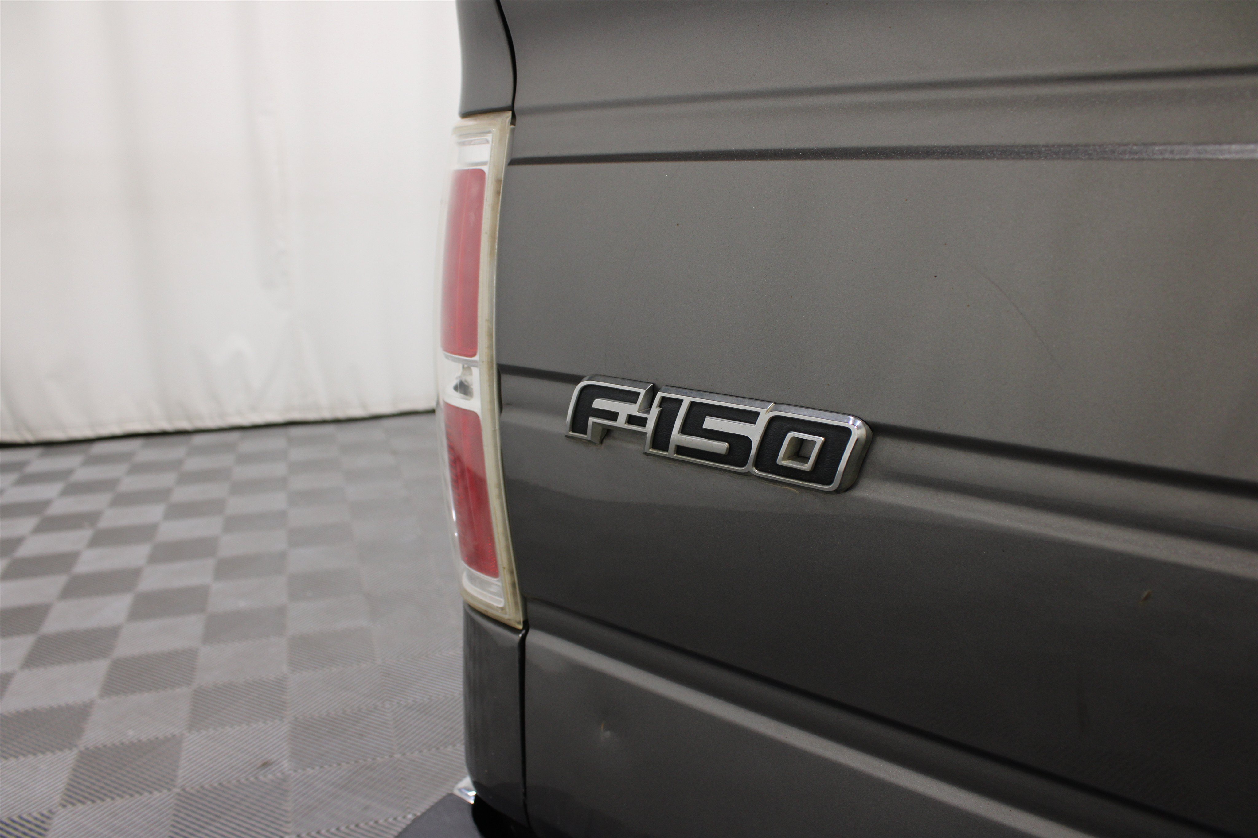 Used 2014 Sterling Gray Metallic Ford XLT image 21