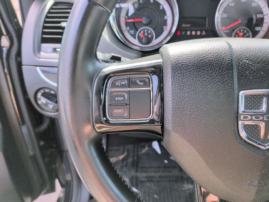 Used 2015 Black Dodge SXT image 19