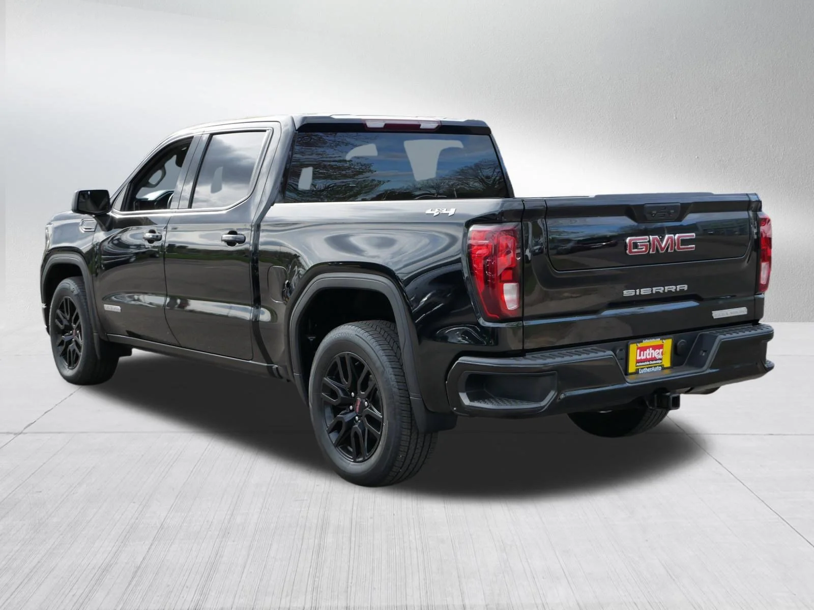 Used 2023 Onyx Black GMC Elevation image 5