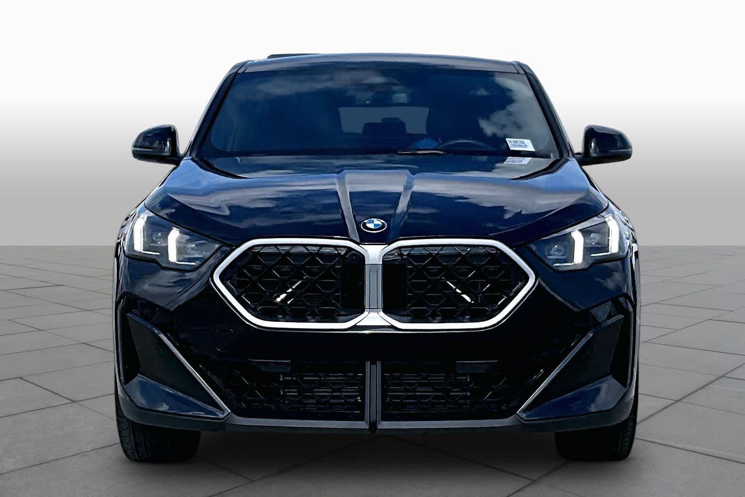 Used 2025 Black Sapphire Metallic BMW xDrive28i image 3