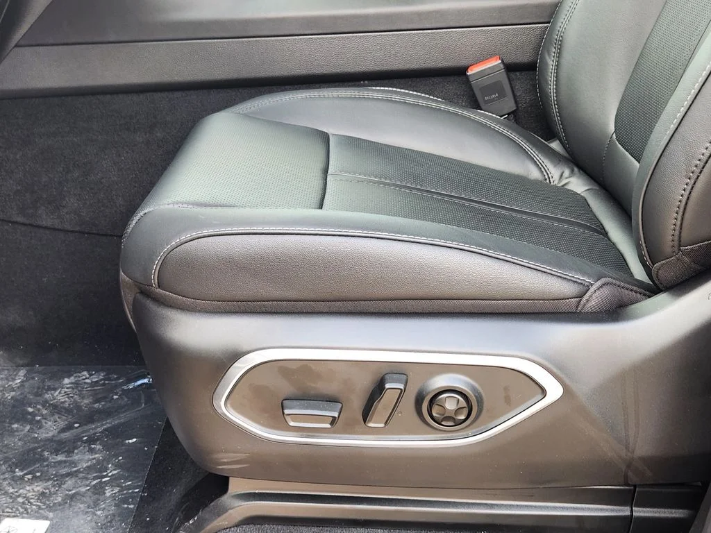New 2026 High Gloss Black Jeep Upland image 16