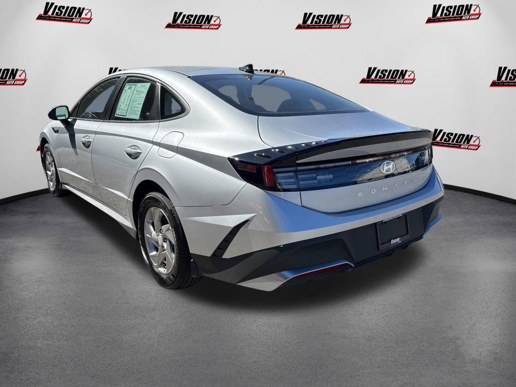 New 2026 Silver Hyundai SE image 7
