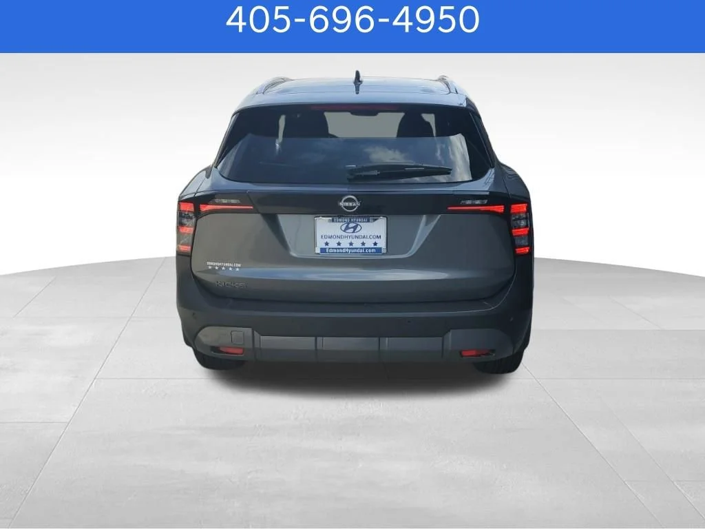 Pre-Owned 2026 Nissan Kicks SV