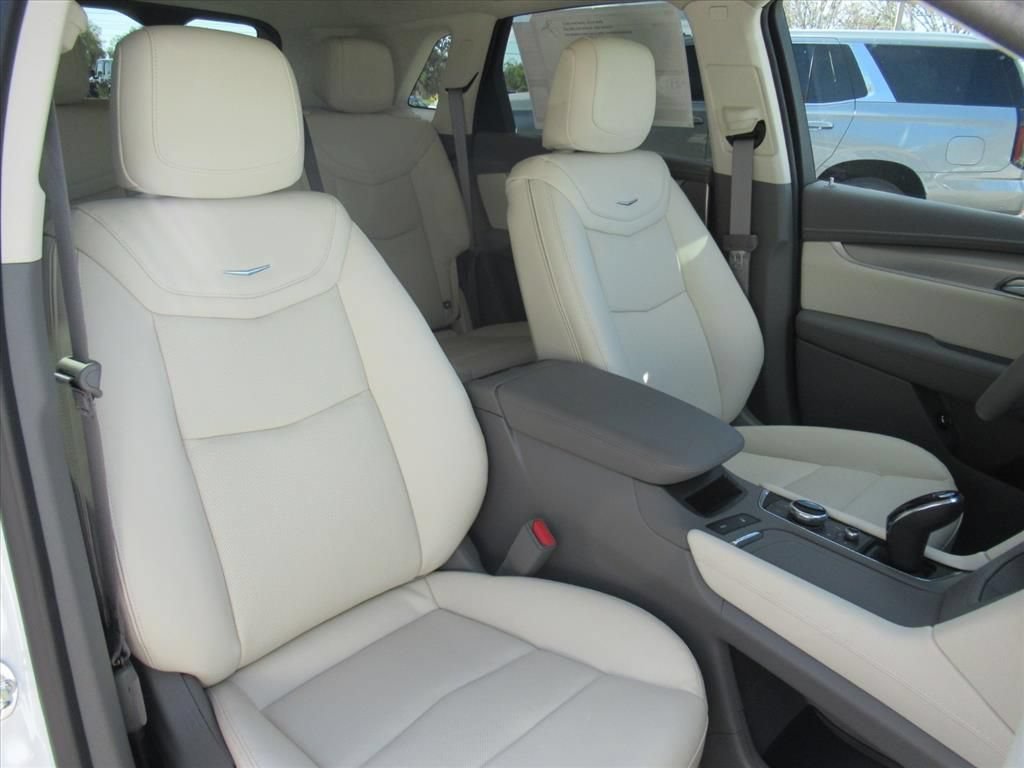 New 2026 Crystal White Tricoat Cadillac Premium Luxury image 8