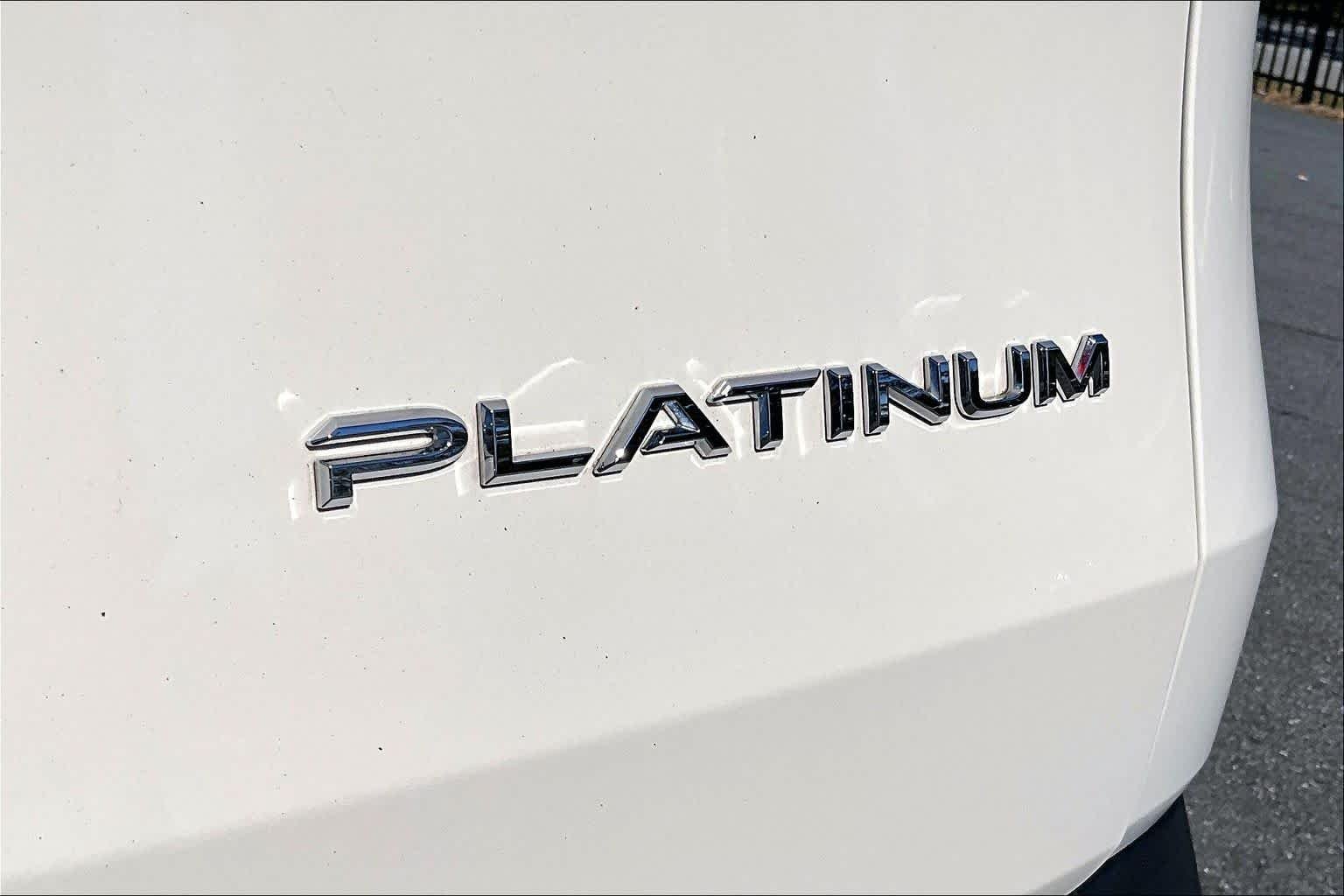 Used 2024 Coastal Cream Toyota Platinum image 9
