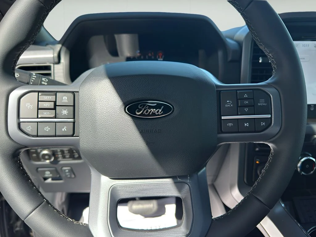 New 2026 Carbonized Gray Metallic Ford XLT image 14
