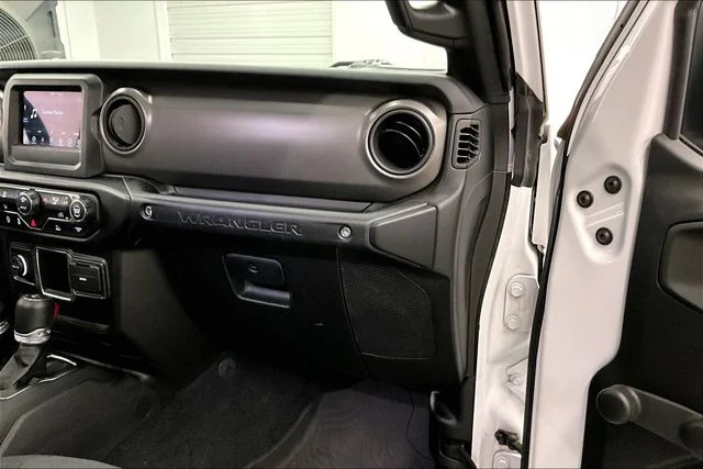 Used 2022 Bright White Clearcoat Jeep Unlimited Willys image 19