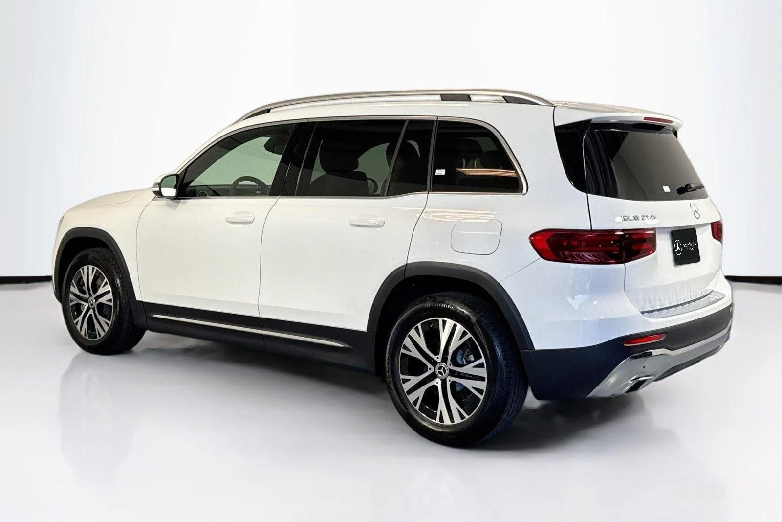 Used 2026 Polar White Mercedes-Benz GLB 250 image 7