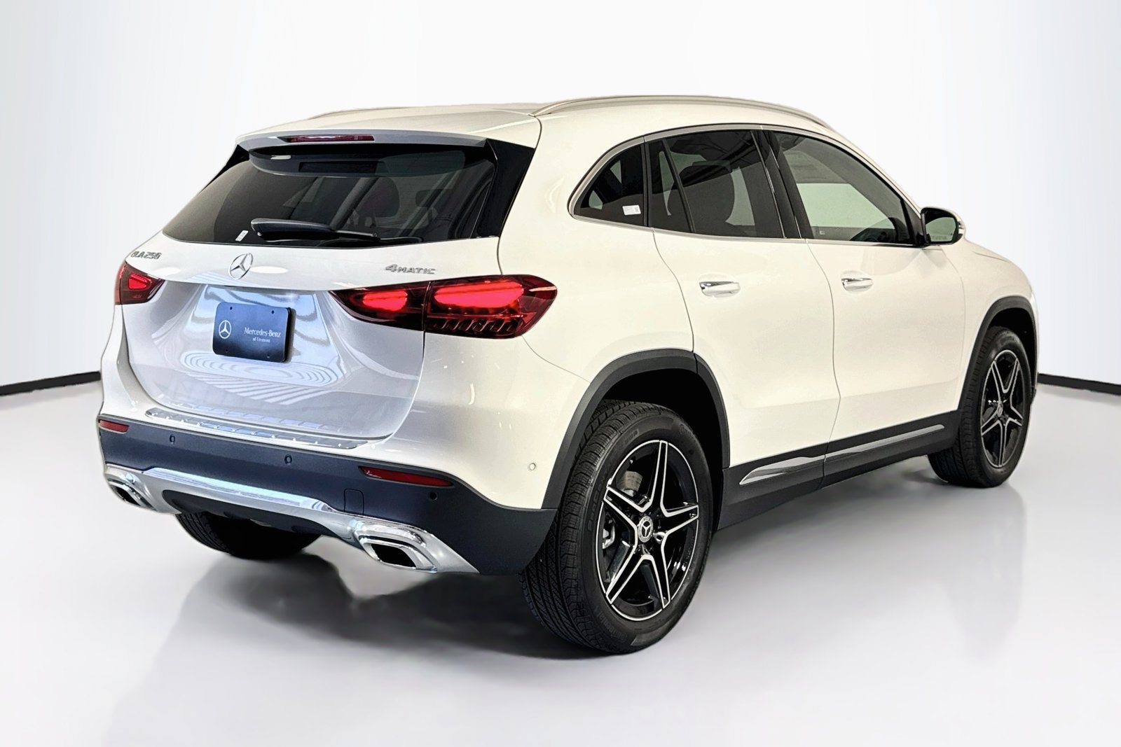 New 2026 Polar White Mercedes-Benz GLA 250 image 5