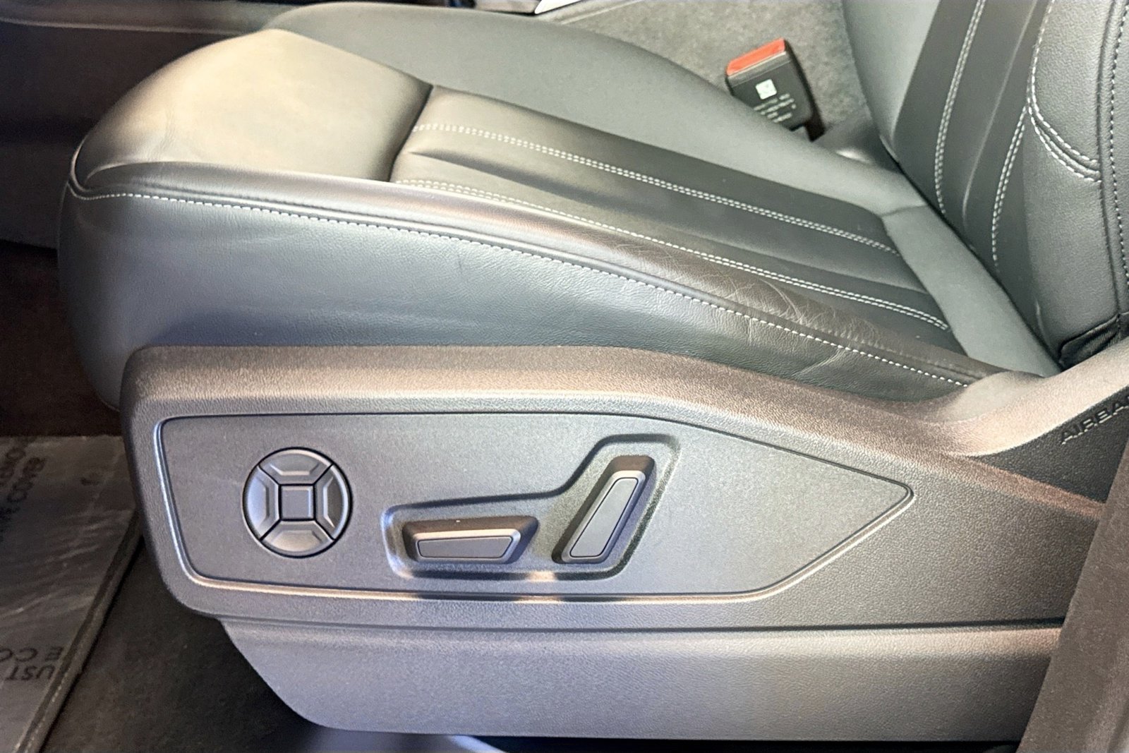 Used 2025 Tambora Gray Audi Premium image 17