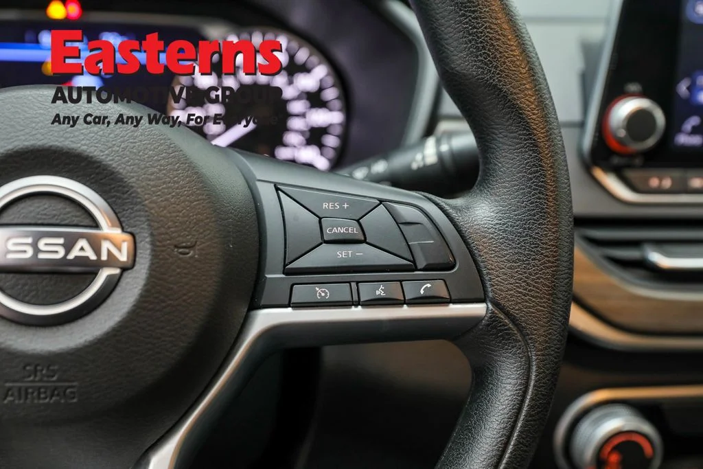 Used 2024 Black Nissan 2.5 SV image 15