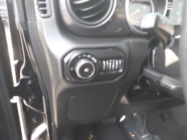 Used 2022 Black Jeep Unlimited Sport Altitude image 12