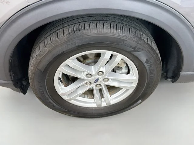 Used 2023 Gray Metallic Ford XLT image 30