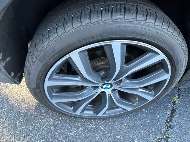 Used 2018 Mineral Gray Metallic BMW xDrive28i image 9