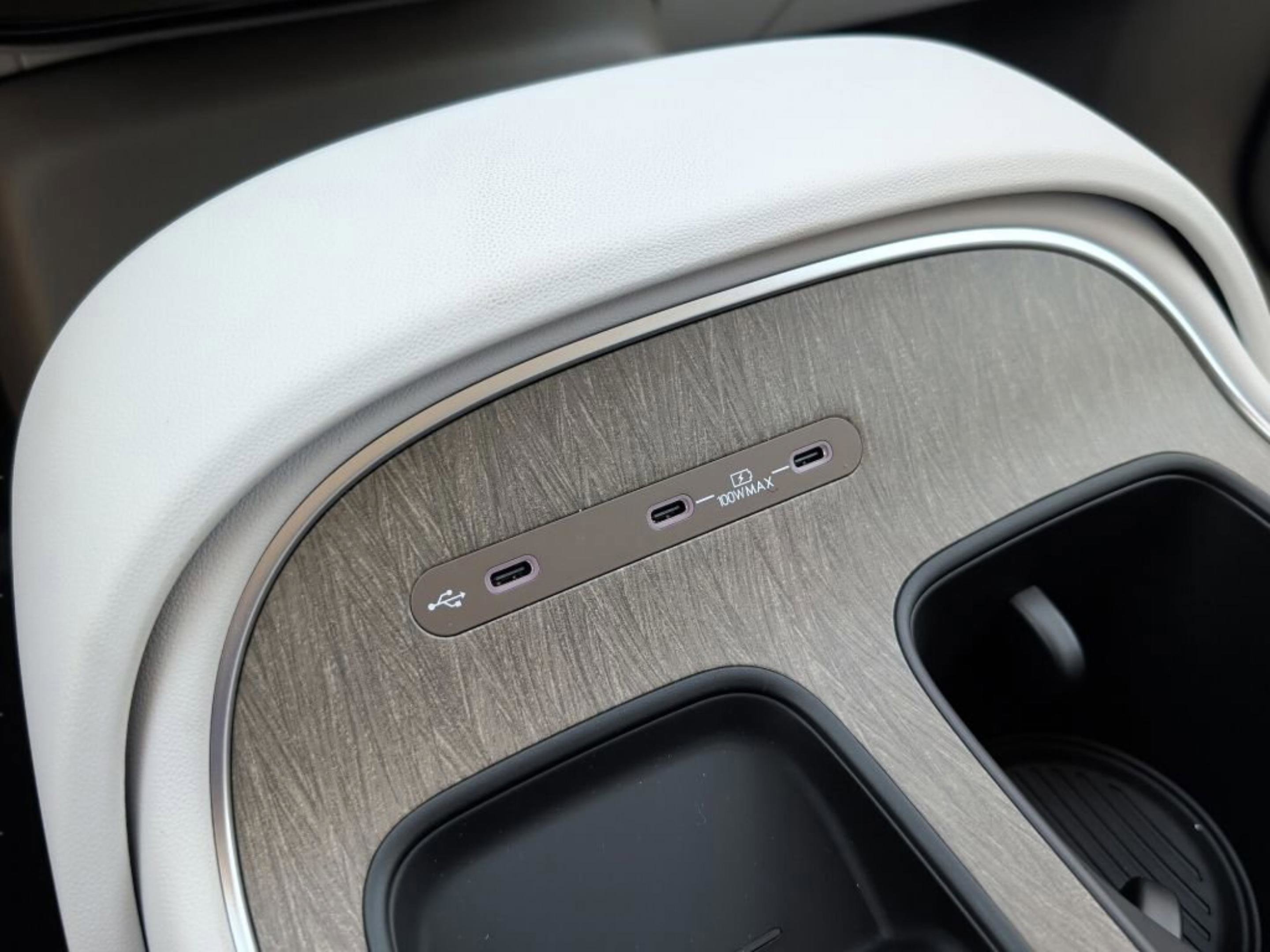 New 2026 Creamy White Pearl Hyundai Blue SEL 8P image 25