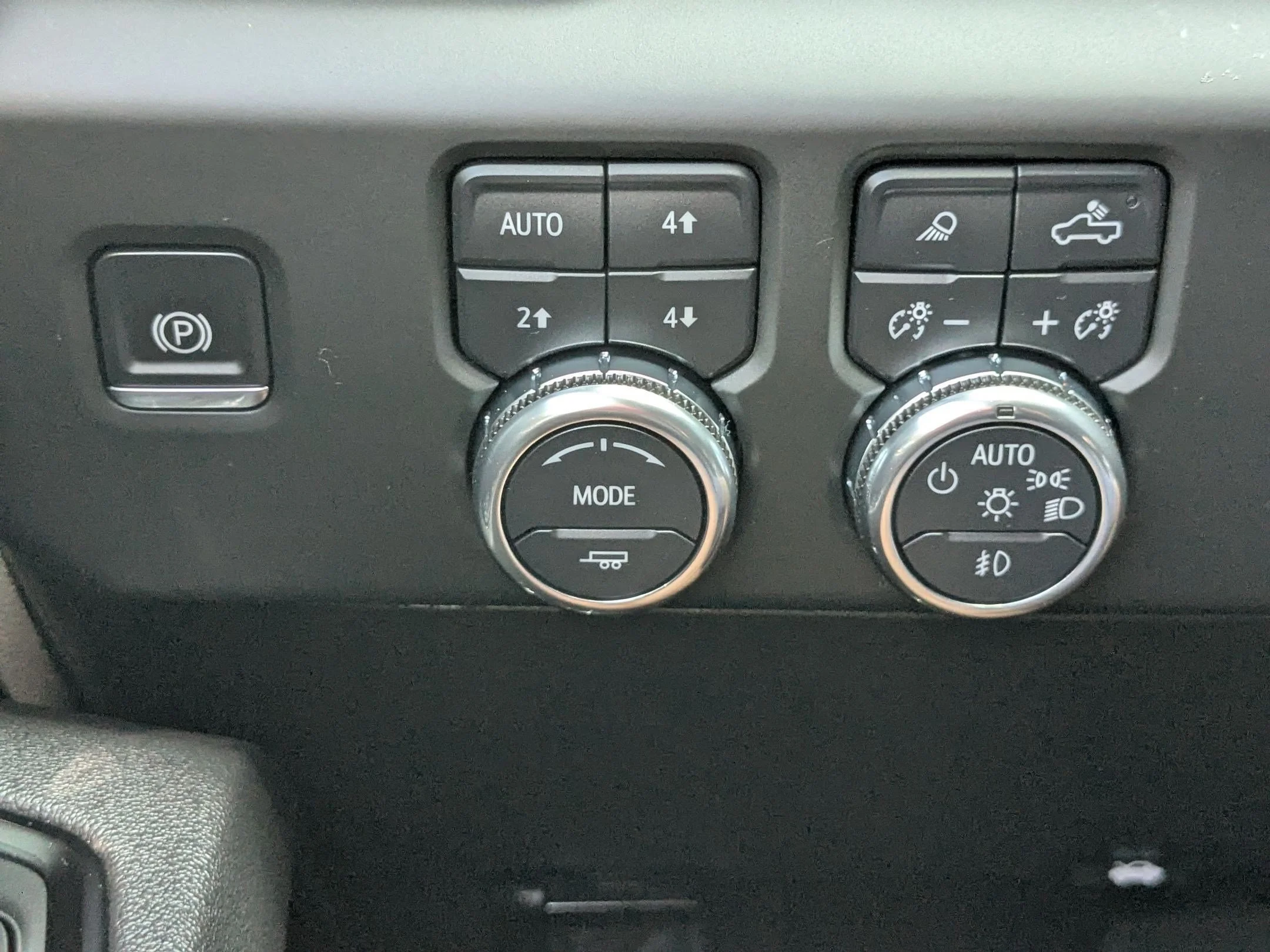 Used 2025 Titanium Rush Metallic GMC AT4 image 21