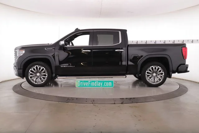 Used 2025 Black GMC Denali Ultimate image 9