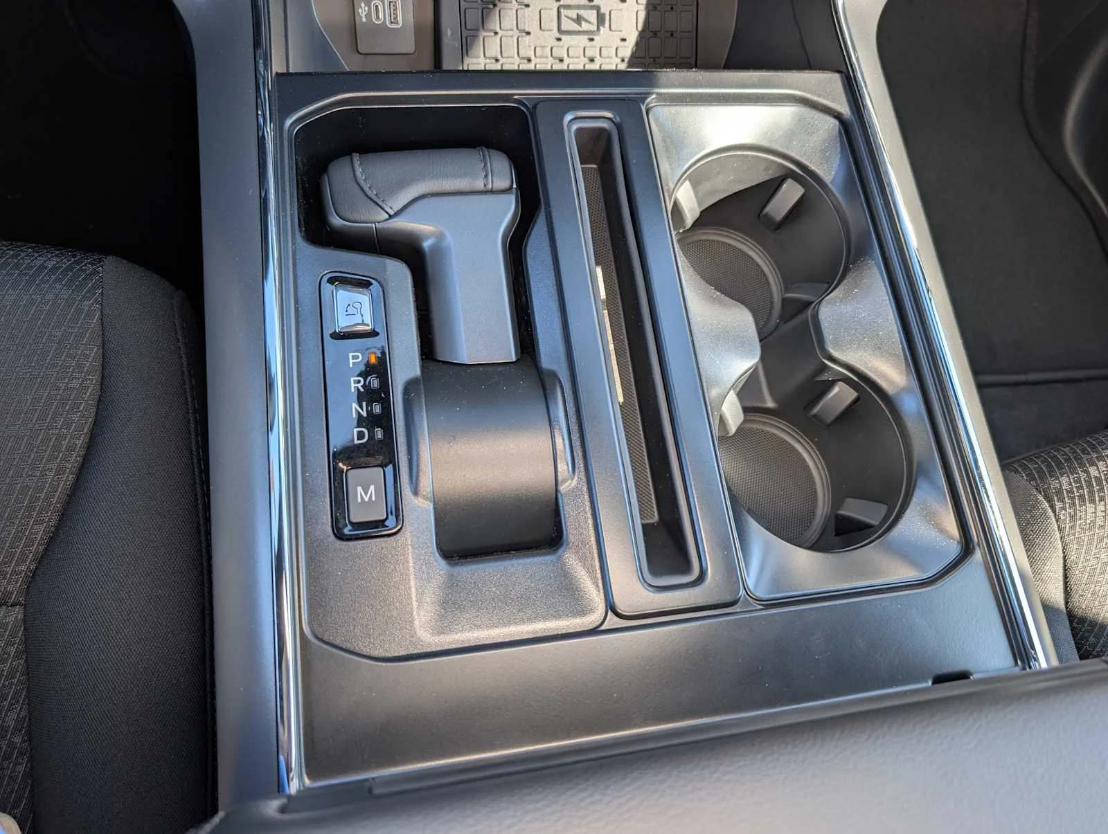 New 2026 Carbonized Gray Metallic Ford XLT image 25