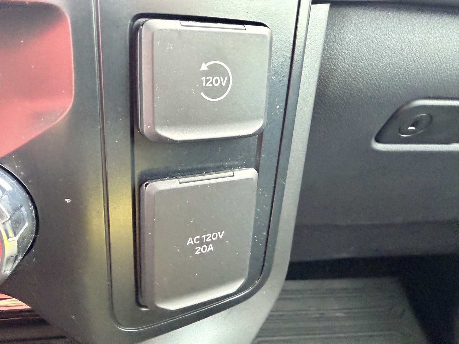 Used 2025 White Ford Lariat image 15