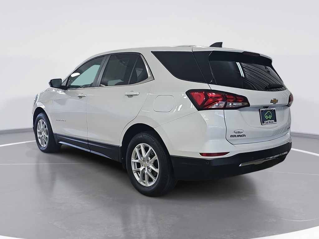 Used 2023 Iridescent Pearl Tricoat Chevrolet LT image 6