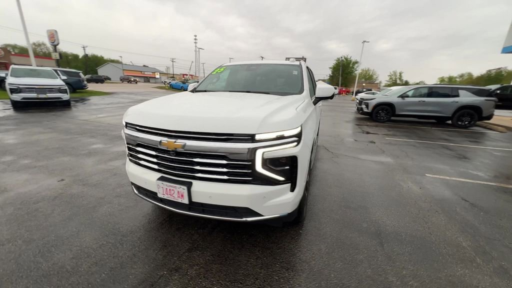 Used 2025 Summit White Chevrolet LT image 3