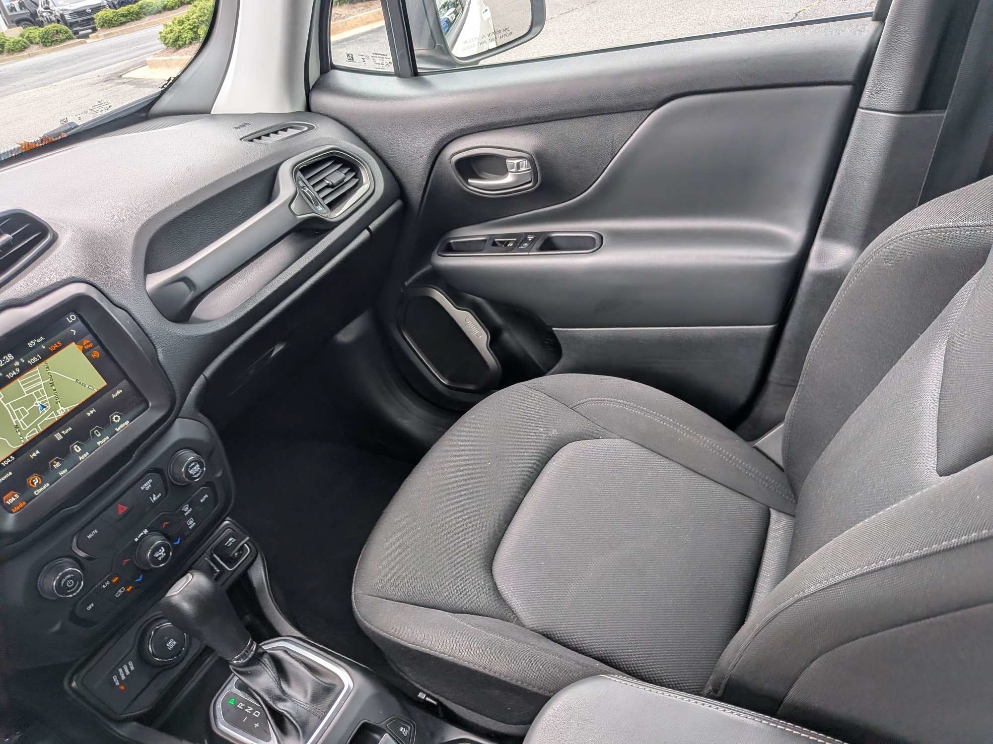 Used 2023 White Jeep Latitude image 15