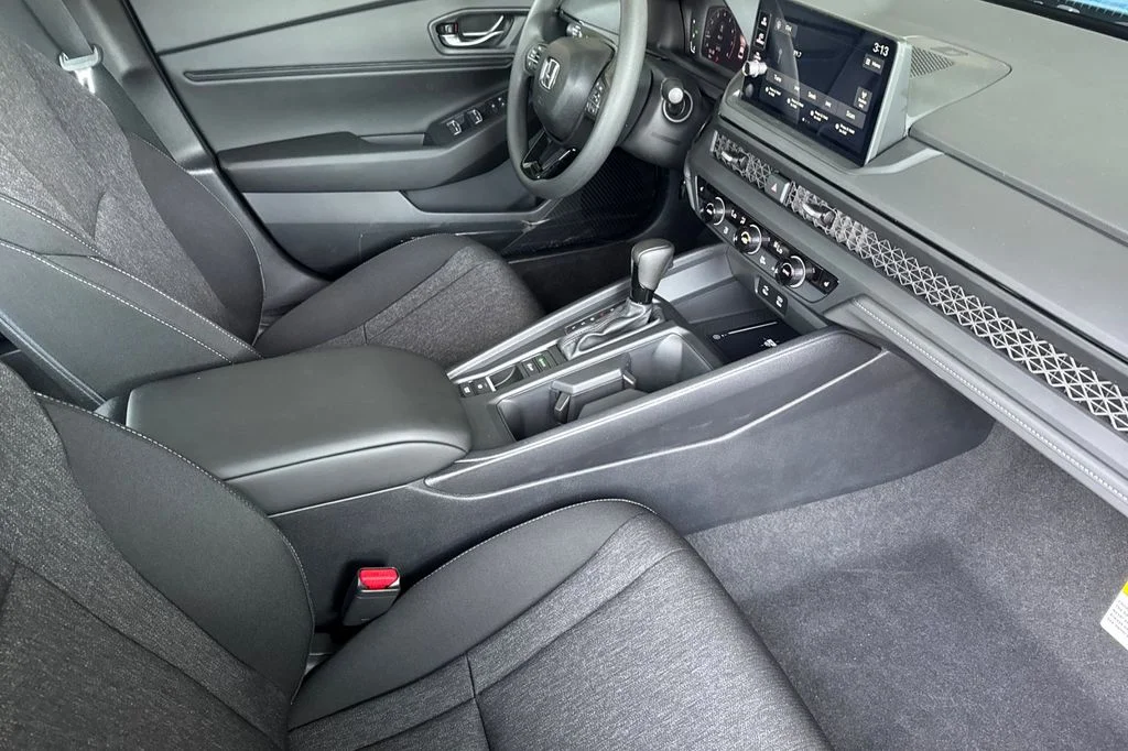 New 2026 Urban Gray Pearl Honda SE image 17