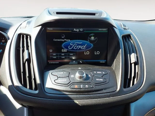 Used 2015 Gold Ford SE image 15