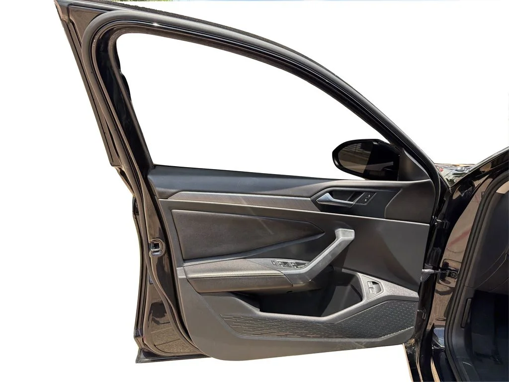 Used 2024 Deep Black Pearl Volkswagen SE image 20