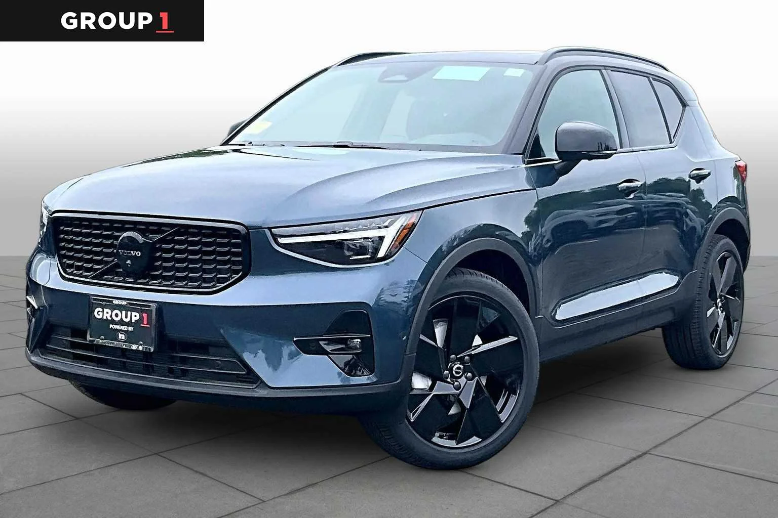 2026 Volvo XC40 B5 Ultra Ultra Black Edition AWD's photo