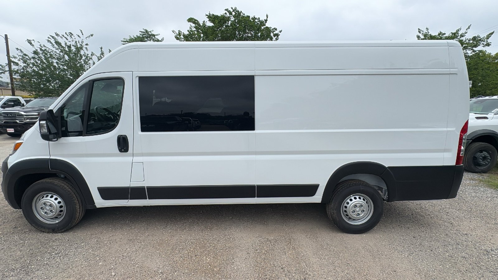 New 2026 Bright White Clear-Coat Exterior Paint RAM Tradesman image 8