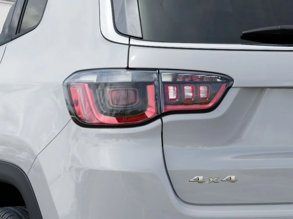 New 2026 Bright White Clear-Coat Exterior Paint Jeep Limited image 9