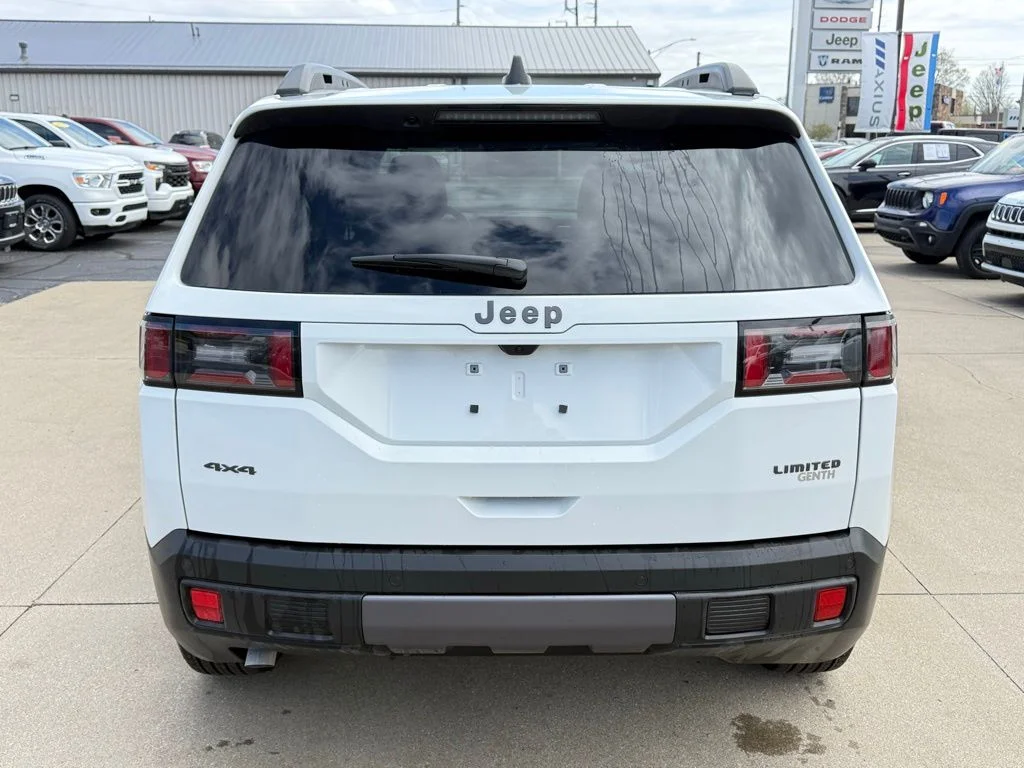 New 2026 Bright White Clear-Coat Exterior Paint Jeep Limited image 6