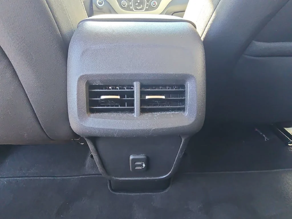 2020 Chevrolet Equinox LS - Photo 22