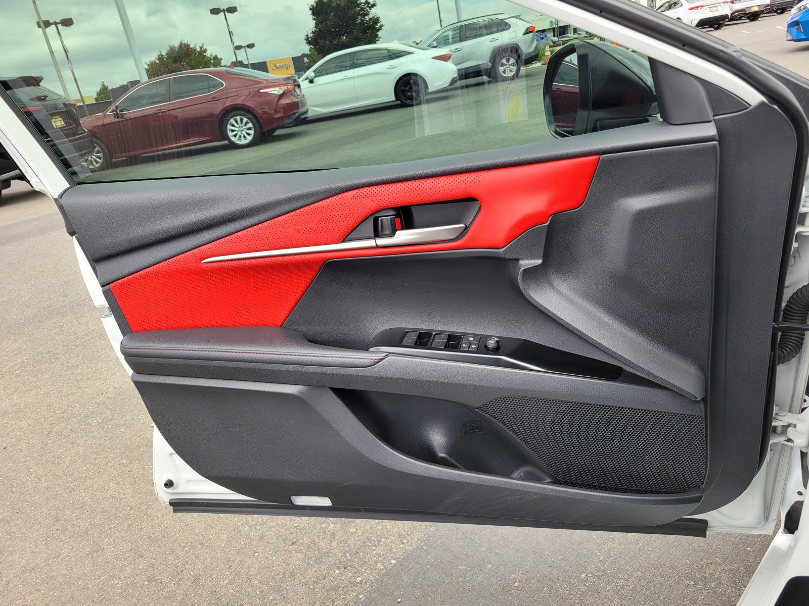 Used 2025  Toyota  image 26