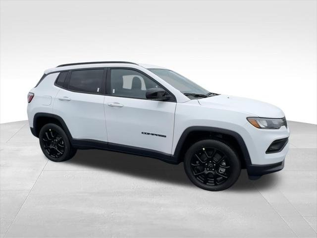 New 2026 Bright White Clearcoat Jeep Latitude image 9