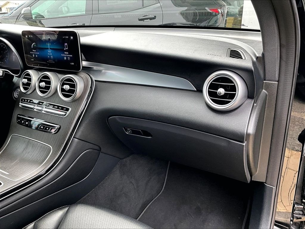 Used 2022 Black Mercedes-Benz GLC 300 image 13