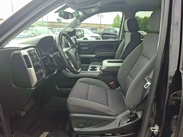 Used 2018 Black Chevrolet LT image 13