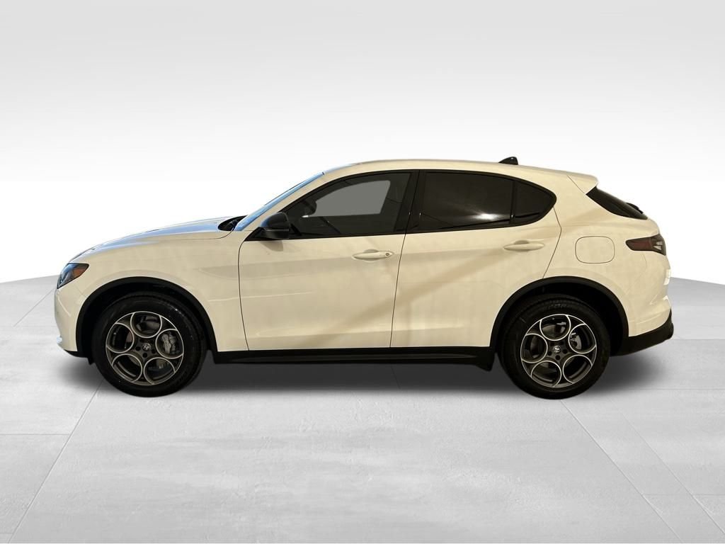 2025 Alfa Romeo Stelvio Base - Photo 23